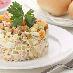 Руска салата - домашна - кг.