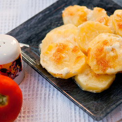 Картофи - със сирене и кашкавал - кг.