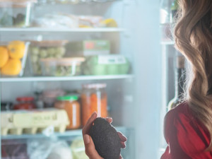 Какво означава „добре зареден“ хладилник и защо не е един и същ за всички